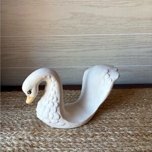 Elegant White Swan towel holder